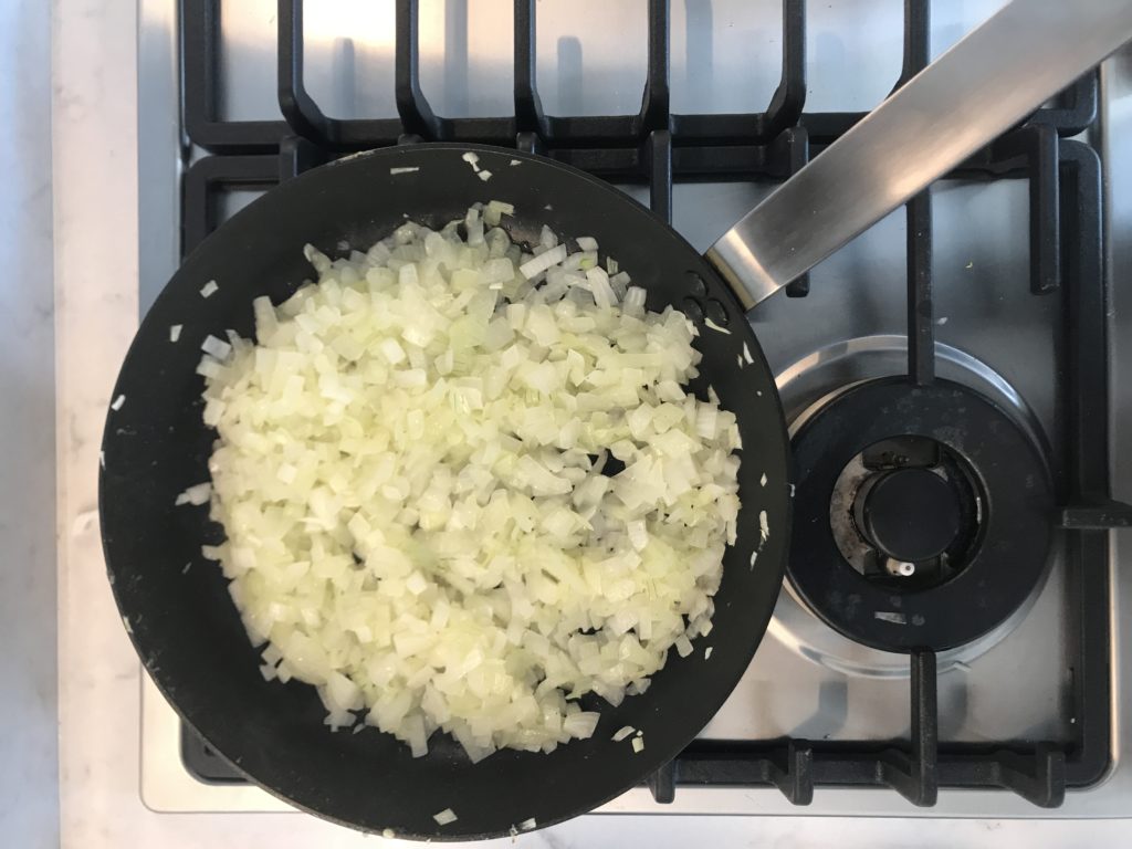 Pochando cebolla